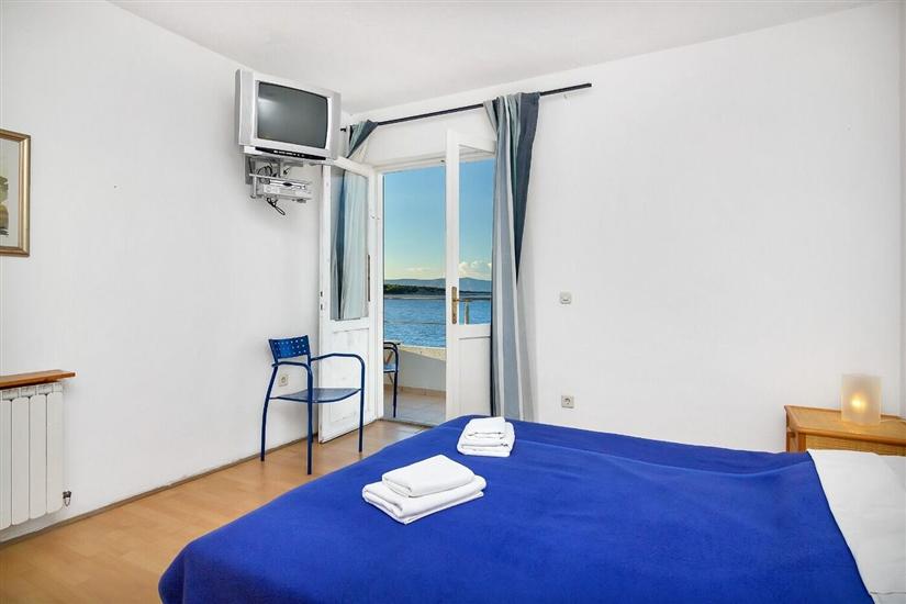 Room S14, for 4 persons