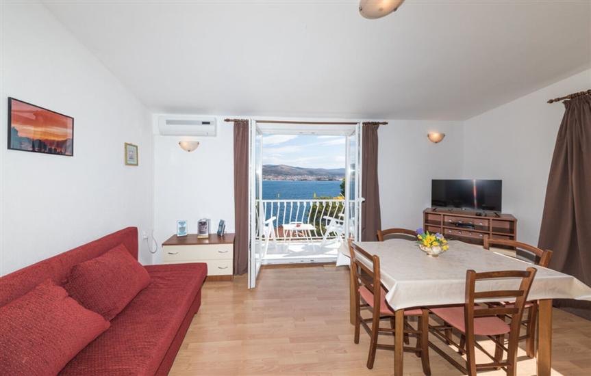 House K1, for 12 persons