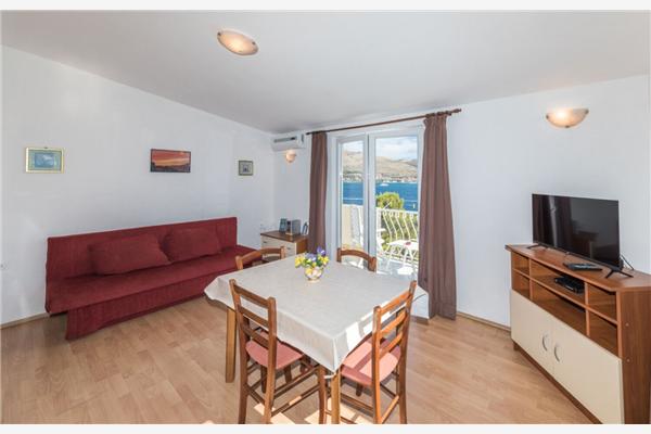 House K1, for 12 persons