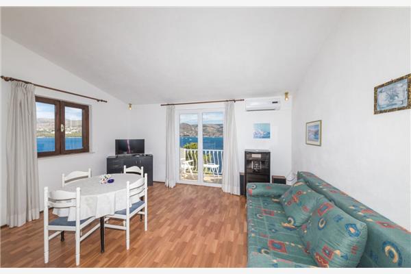 House K1, for 12 persons