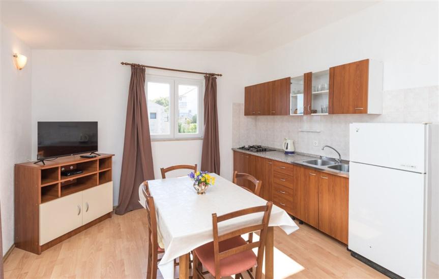 House K1, for 12 persons