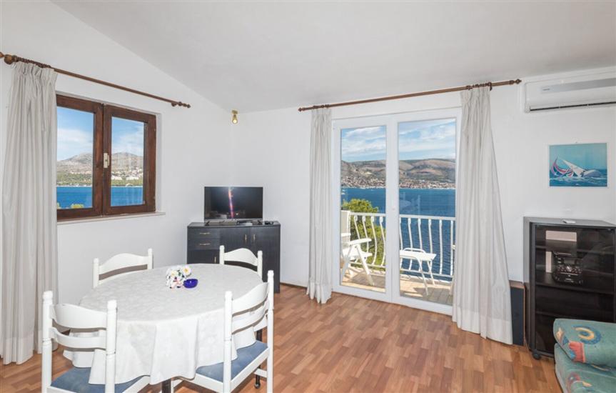 House K1, for 12 persons