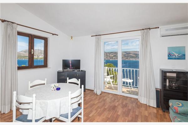 House K1, for 12 persons