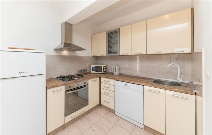 House K1, for 12 persons