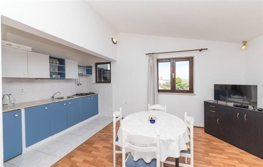 House K1, for 12 persons