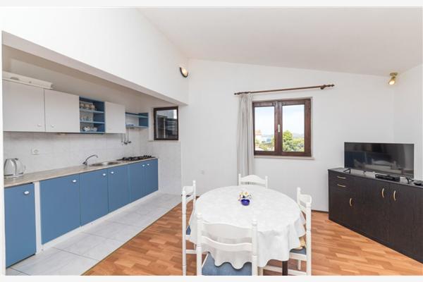 House K1, for 12 persons