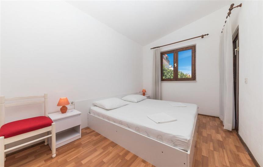 House K1, for 12 persons