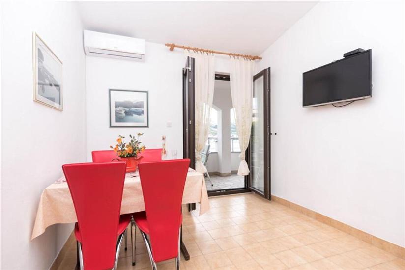 Apartment A4, for 5 persons
