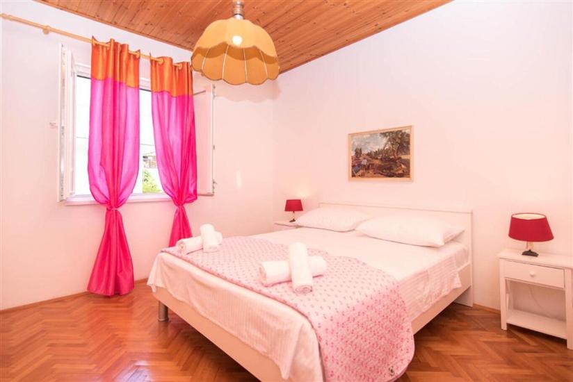 Apartment A4, for 5 persons