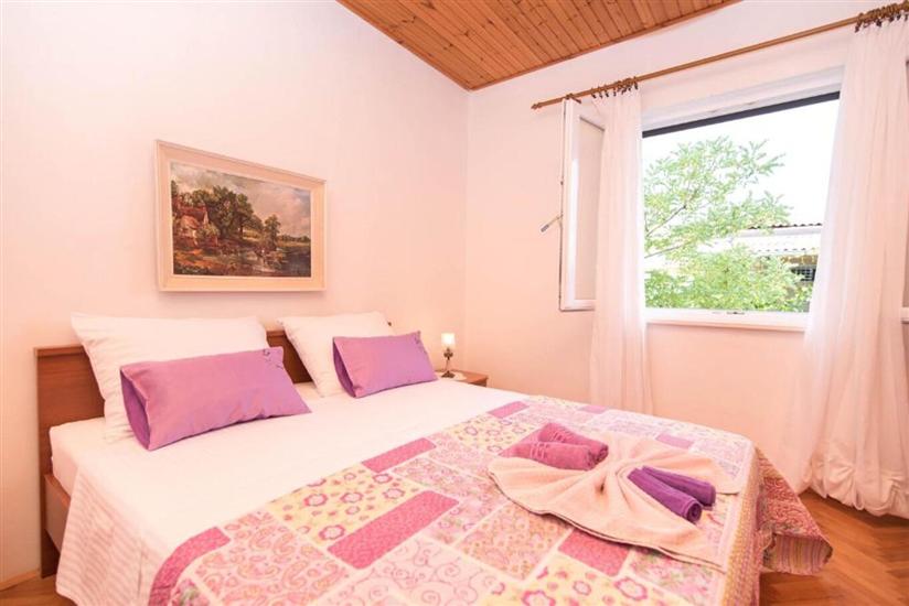 Apartment A4, for 5 persons