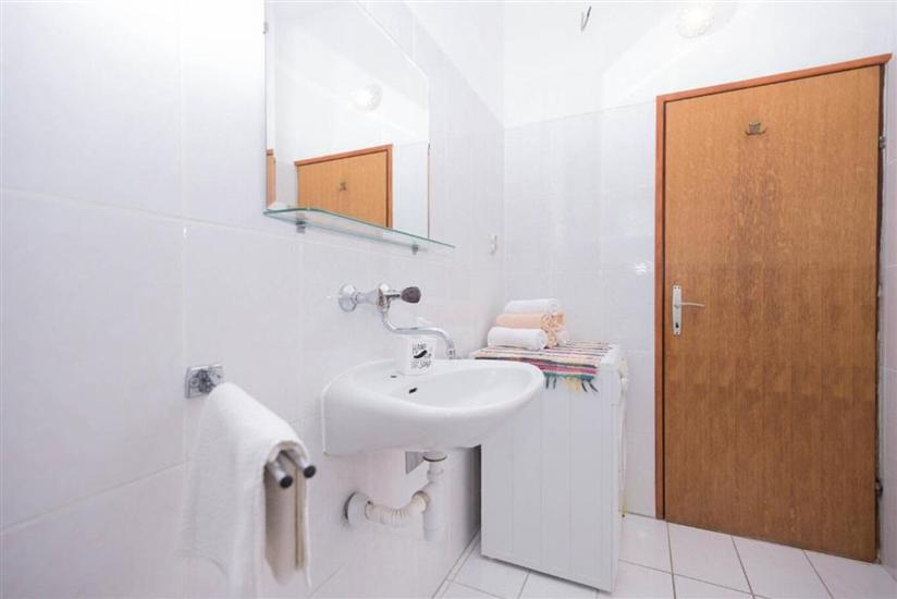 Apartment A5, for 5 persons