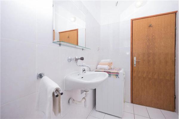 Apartment A5, for 5 persons