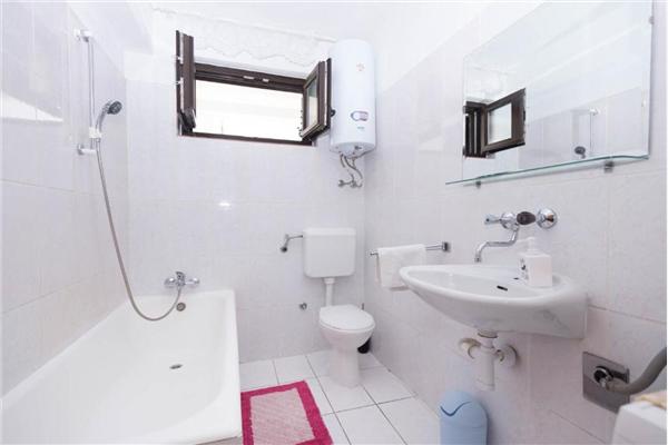 Apartment A5, for 5 persons