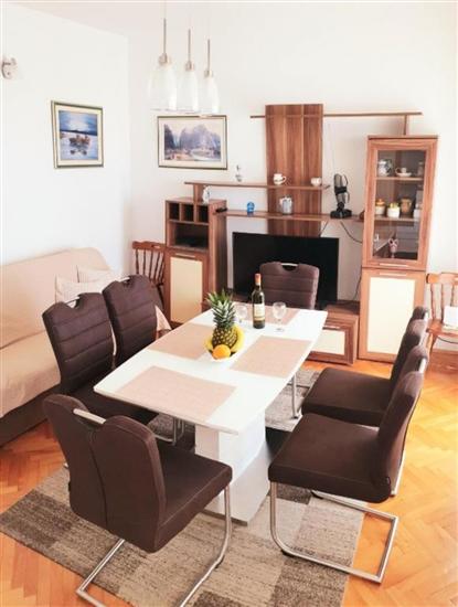 Apartment A1, for 8 persons