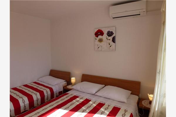 Apartment A1, for 8 persons
