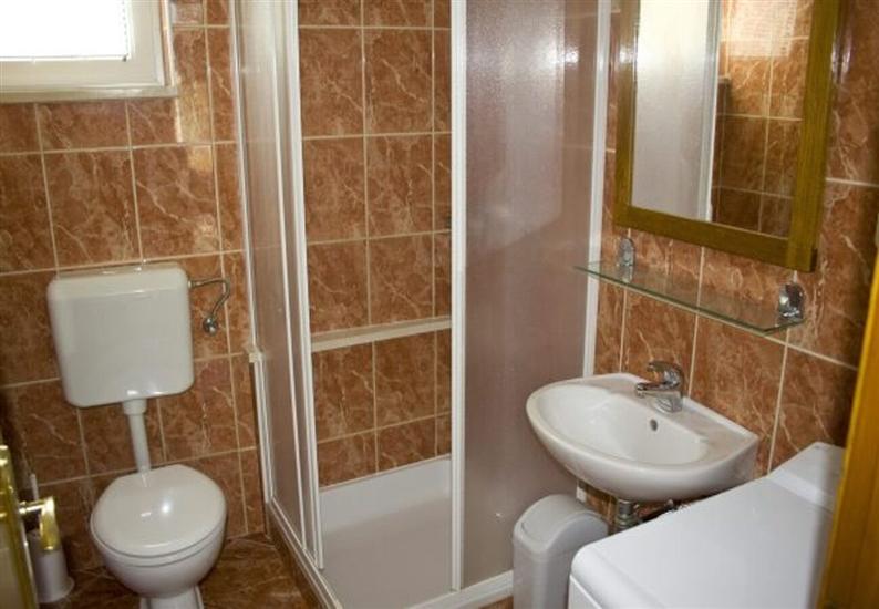 Apartment A1, for 5 persons