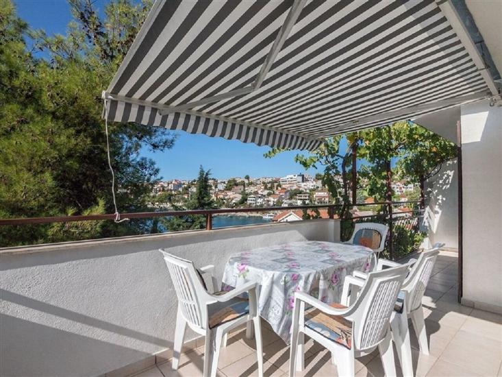 Apartment A1, for 5 persons