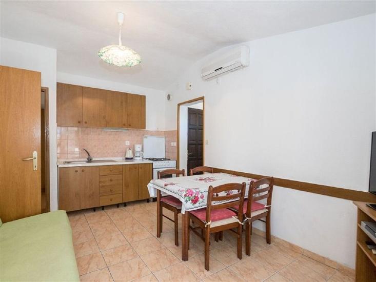 Apartment A1, for 5 persons