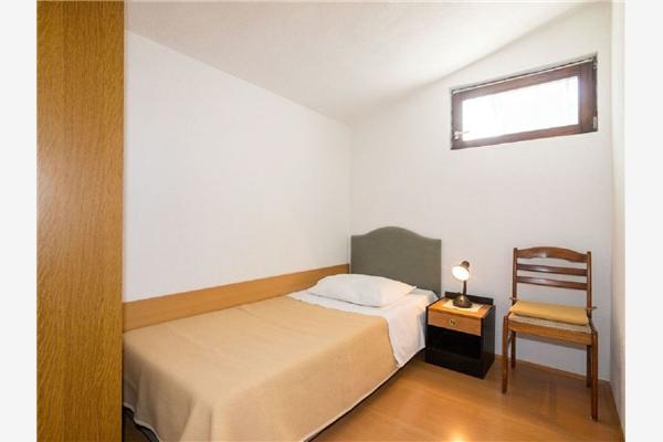Apartment A1, for 5 persons