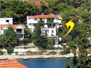 Apartments Dane Okrug Donji (Ciovo), Size 50.00 m2, Airline distance to the sea 200 m
