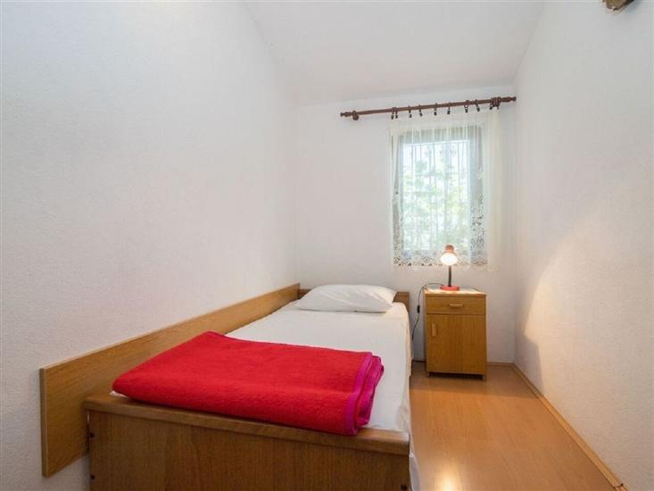 Apartment A2, for 5 persons