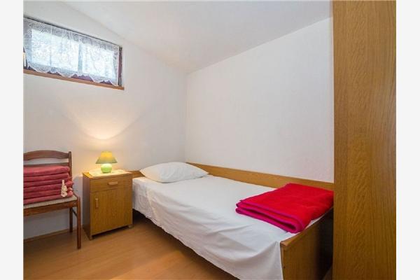 Apartment A2, for 5 persons