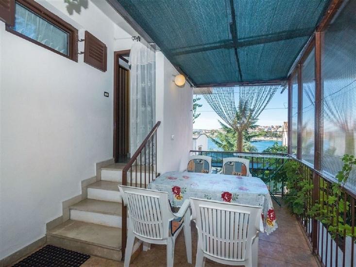 Apartment A4, for 5 persons