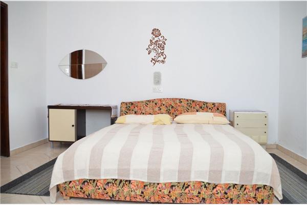 Apartment A1, for 6 persons