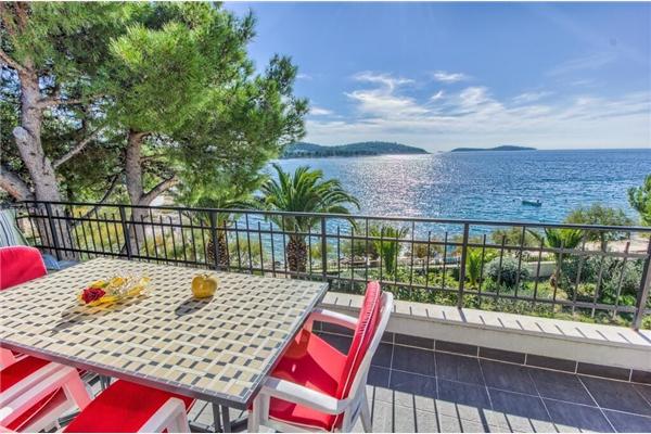 Apartment A2, for 6 persons