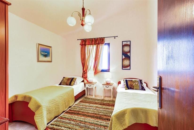 Apartment A2, for 6 persons