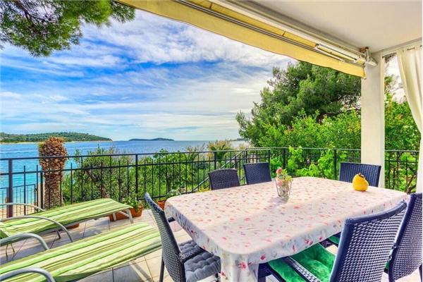 Apartment A1, for 6 persons