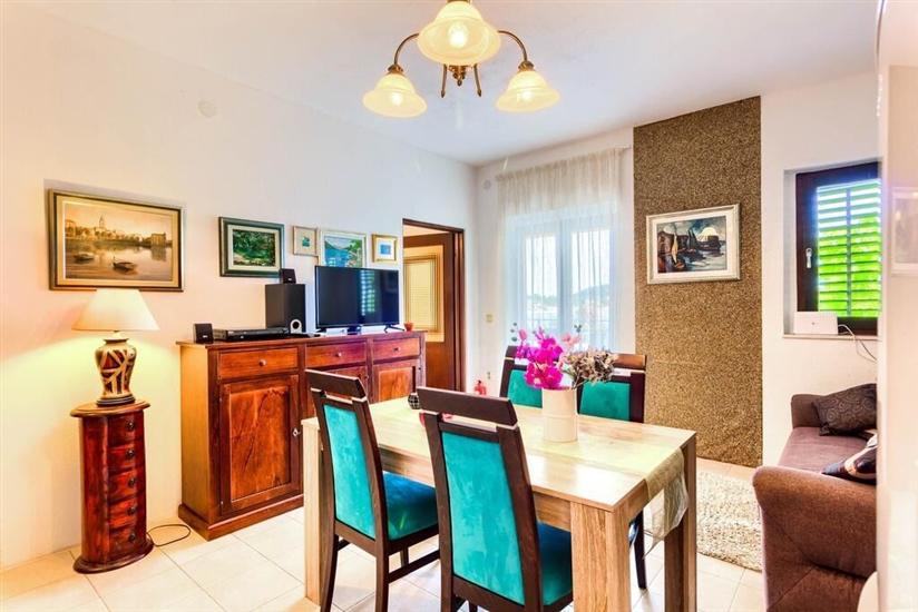 Apartment A1, for 6 persons