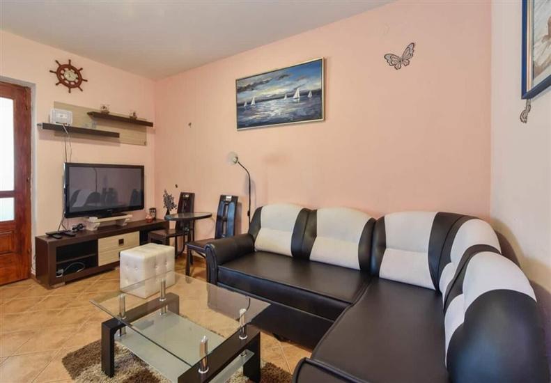 House K1, for 12 persons