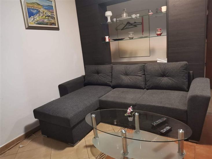 House K1, for 12 persons