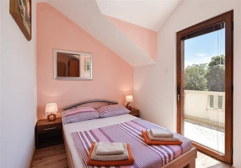 House K1, for 12 persons