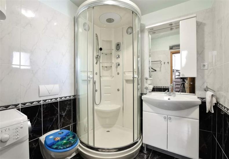 House K1, for 12 persons