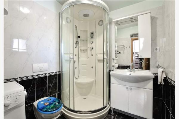 House K1, for 12 persons