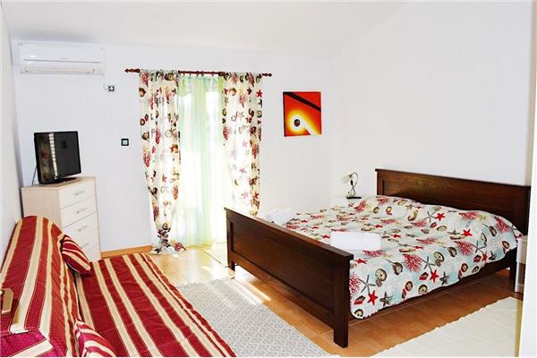 Apartment A4, for 3 persons