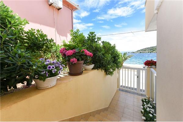 Apartment A1, for 6 persons