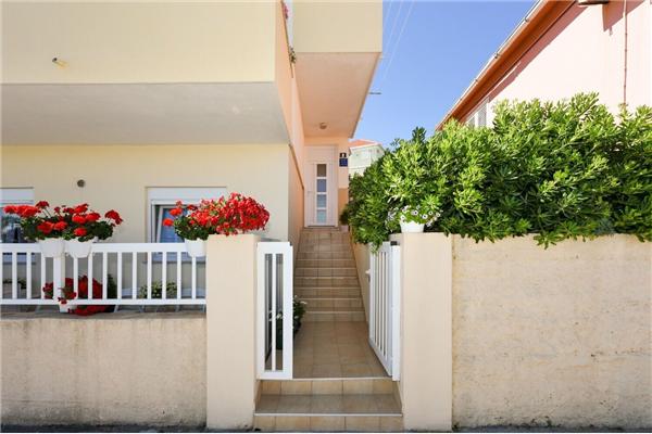 Apartment A1, for 6 persons