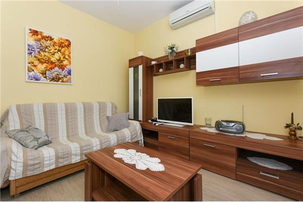 Apartment A1, for 6 persons