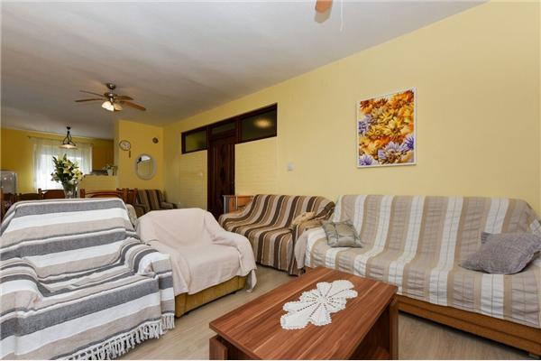 Apartment A1, for 6 persons