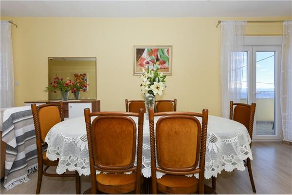 Apartment A1, for 6 persons