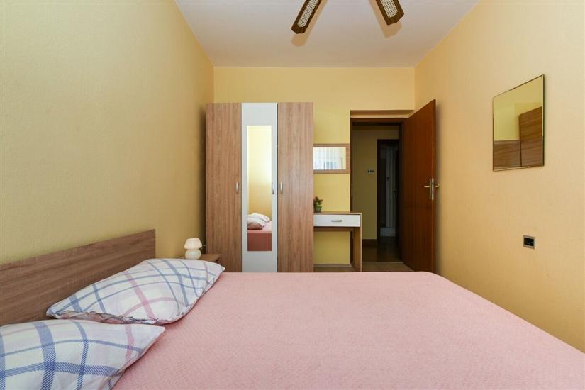 Apartment A1, for 6 persons