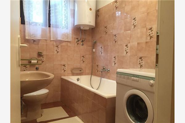 Apartment A1, for 6 persons