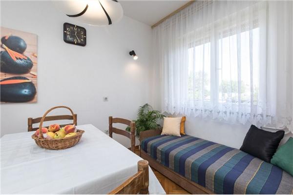 Apartment A1, for 5 persons