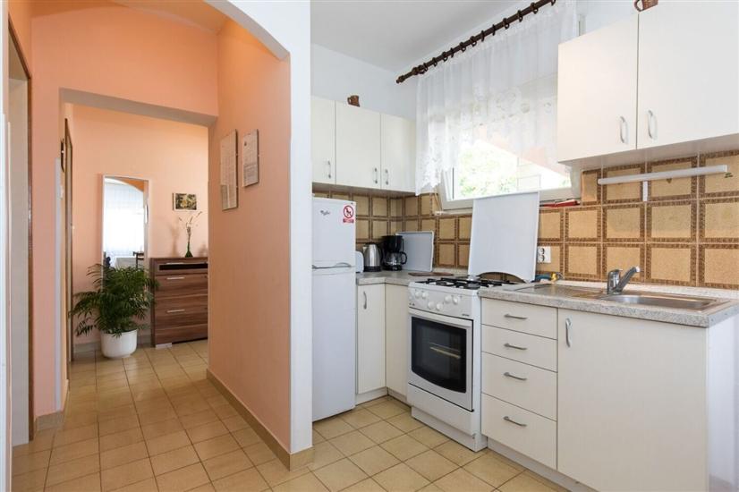 Apartment A1, for 5 persons