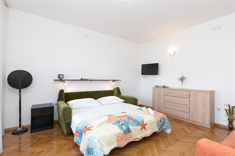 Apartment A1, for 5 persons