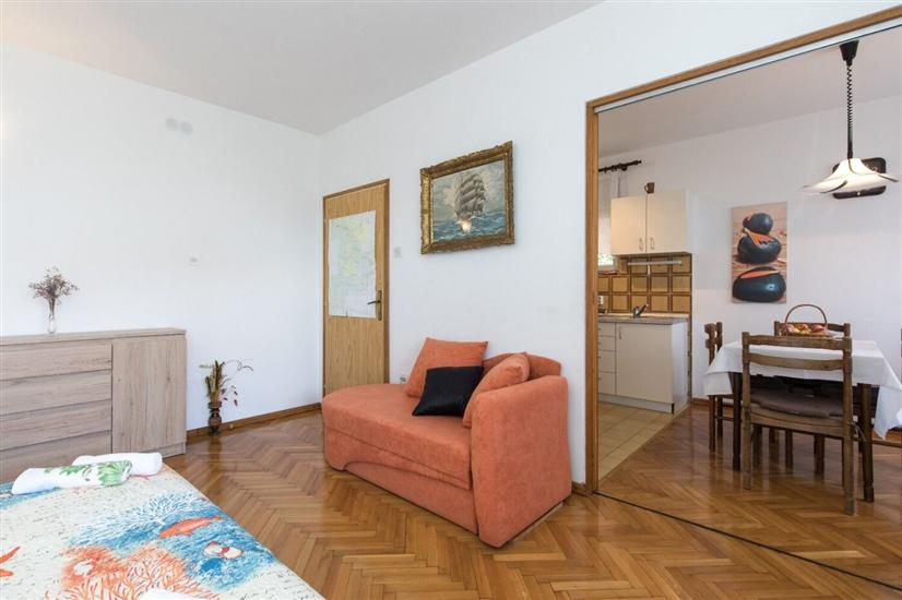 Apartment A1, for 5 persons