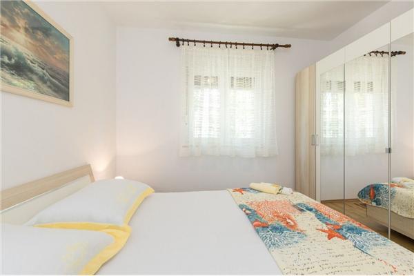 Apartment A1, for 5 persons